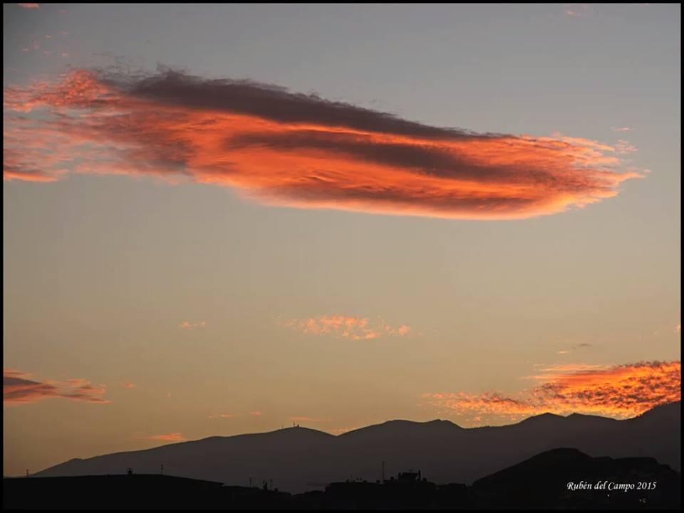 lenticular cloud, lenticular cloud picture, incredible lenticular cloud, best lenticular cloud pictures, best lenticular cloud photo, lenticular cloud december 2015