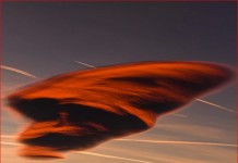 lenticular cloud macedonia, lenticular cloud macedonia picture, lenticular cloud macedonia photo, creepy lenticular cloud macidonia, strange lenticular cloud macedonia, This incredible lenticular cloud appeared in the sky of Macedonia on Dec. 2 2015.