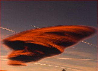 lenticular cloud macedonia, lenticular cloud macedonia picture, lenticular cloud macedonia photo, creepy lenticular cloud macidonia, strange lenticular cloud macedonia, This incredible lenticular cloud appeared in the sky of Macedonia on Dec. 2 2015.