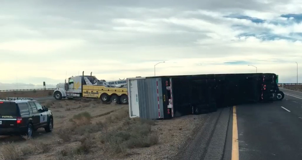 mojave desert wind truck, strong winds mojave desert california, mojave desert wind overturns truck, high winds overturn truck in mojave desert california, WINDS TOPPLE SEVERAL BIG RIGS ON 14 FREEWAY IN MOJAVE DESERT, trucks overturned mojave desert, mojave desert truck overturn, mojave desert high winds picture, mojave desert wind truck overturned photo