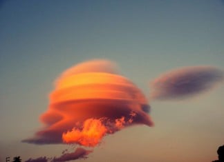 lenticular clouds sicily, lenticular clouds sicily january 2016, lenticular clouds sicily etna january 2016, lenticular clouds float around Mount Etna on January 2016