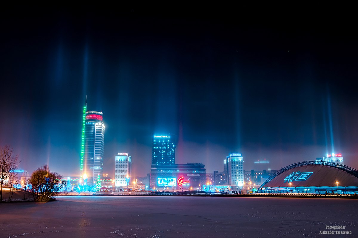 light pillars minsk, pillars of light, pillars of light pictures, beam of lights in the sky, mysterious light pillars minsk, awesome light pillars minsk, eerie light pillars minsk