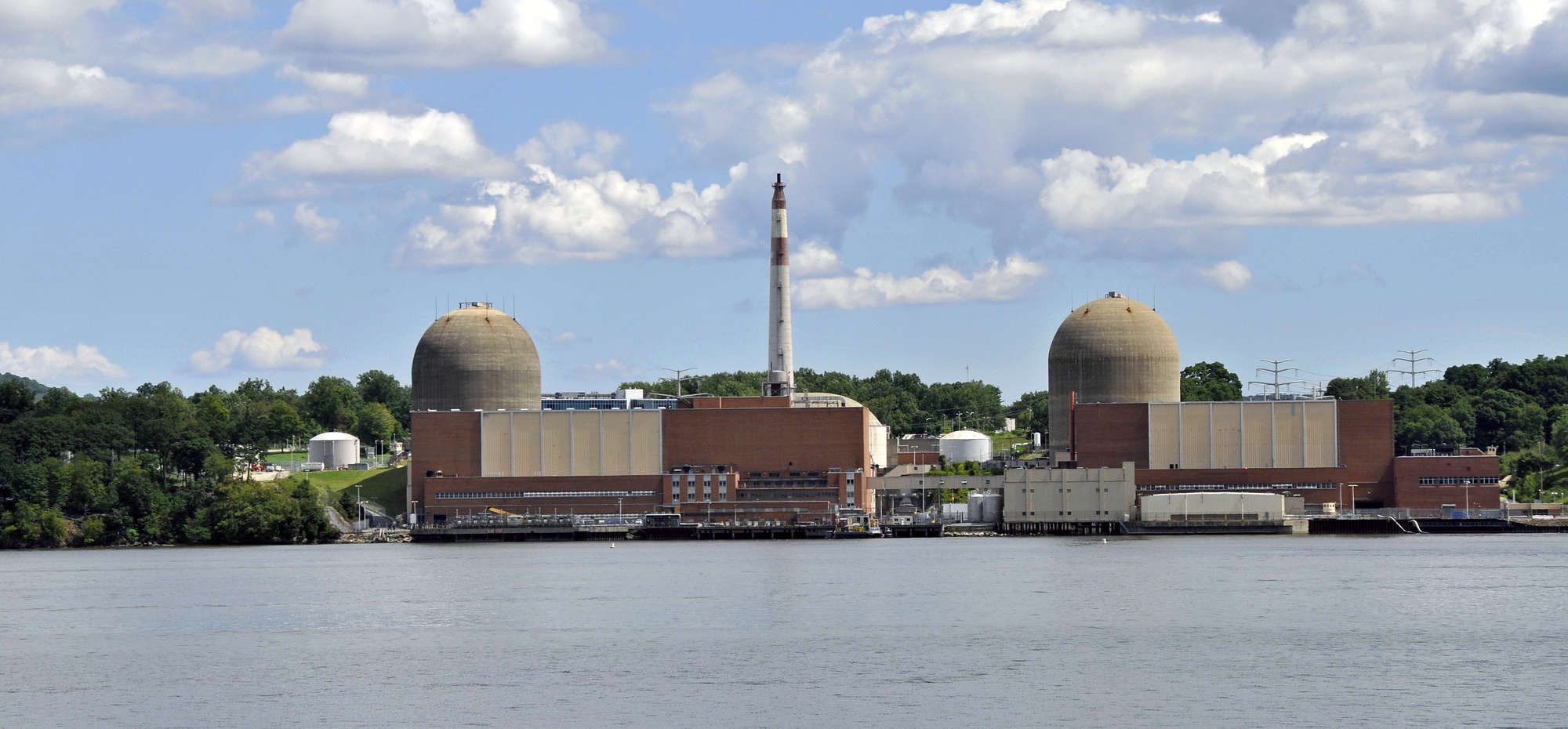 Radioactive material found in groundwater below nuke plant in New York, Radioactive material found in groundwater below Indian Point Energy Center New York City, Indian Point Energy Center New York City leaks, leaking at Indian Point Energy Center New York City