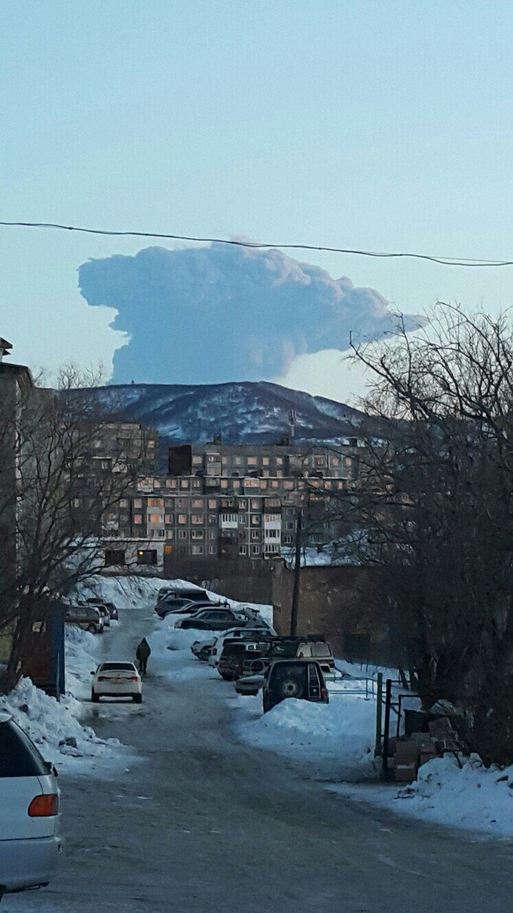 Kamchatka Zhupanovsky volcano eruption 2016, Kamchatka Zhupanovsky volcano eruption february 2016, Kamchatka Zhupanovsky volcano eruption february 12 2016, Kamchatka Zhupanovsky volcano eruption february 2016 photo