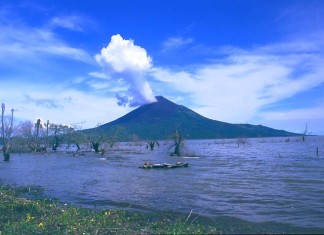 Momotombo volcano, enhanced volcanic activity nicaragua, volcano activity nicaragua, 4 volcanoes erupt in nicaragua, nicaragua 4 active volcanoes, experts concerned by high level of volcanic activity in Nicaragua