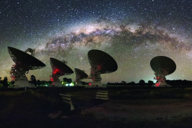 Mysterious radio burst pinpointed in distant galaxy, Mysterious radio burst from distant galaxy, source of mysterious radio burst discovered, scientist discover for first time source of mysterious space signals, Mysterious Radio Flash Traced To Distant Galaxy, For the first time astronomers have traced an enigmatic blast of radio waves to its source.