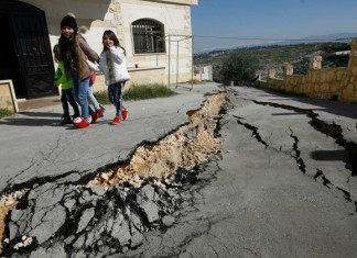 fissure lebanon, lebanon mysterious cracks, lebanon cracks, lebanon fissure, mysterious fissures frighten residents of Bissarieh, crack Bissarieh lebanon, state of emergency lebanon fissure crack