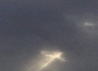 cross sky new mexico, cross appears in the sky new mexico, new mexico cross sky, cross sky NM, NM cross sky picture, This incredible cross in the sky appeared over Maljamar NM on February 2 2016