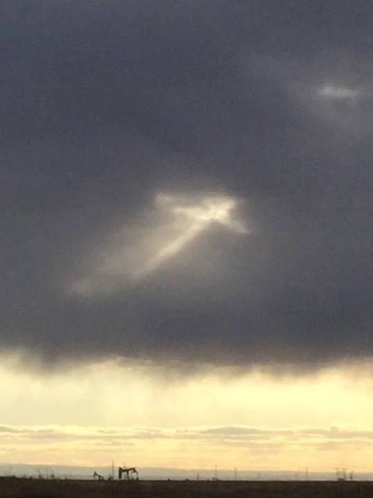 cross sky new mexico, cross appears in the sky new mexico, new mexico cross sky, cross sky NM, NM cross sky picture, This incredible cross in the sky appeared over Maljamar NM on February 2 2016