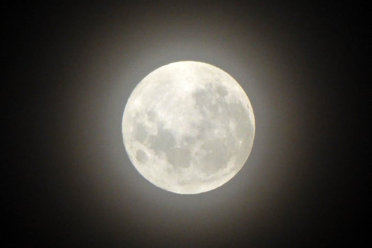 full moon halo gif, snow moon halo, february snow moon pictures, full moon pictures february 2016