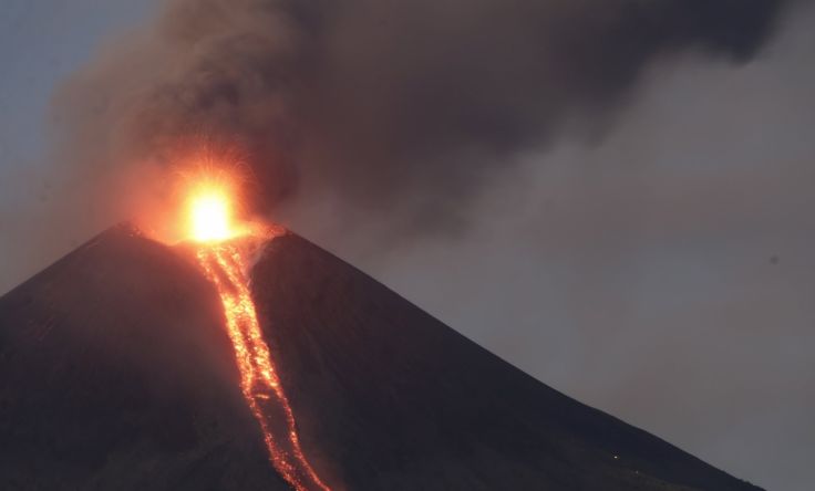 momotombo volcano eruption, teluca volcano eruption, momotombo and teluca volcanoes erupt with 2 hours in nicaragua february 2016