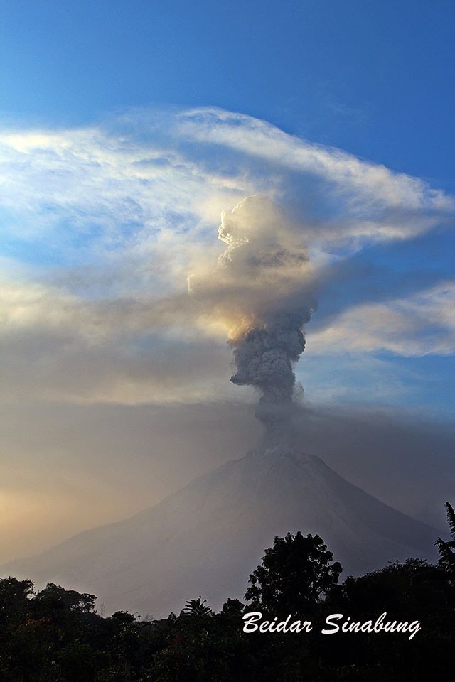 sinabung eruption, sinabung volcano eruption, sinabung eruption february 22 2016, latest volcano eruption february 2016, sinabung volcano eruption february 22 2016