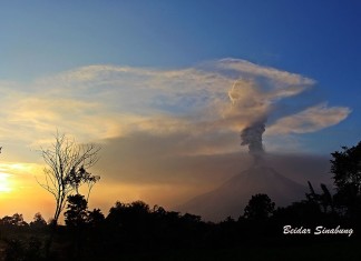 sinabung eruption, sinabung volcano eruption, sinabung eruption february 22 2016, latest volcano eruption february 2016, sinabung volcano eruption february 22 2016