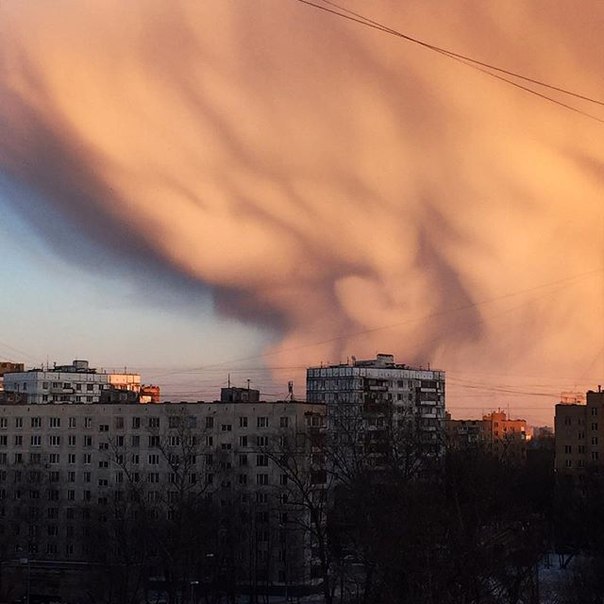 apocalyptical cloud moscow, giant cloud moscow, moscow clouds march 19 2016, mysterious cloud moscow march 19 2016, unusual clouds over moscow, weird clouds moscow march 2016 pictures, monster clouds moscow video