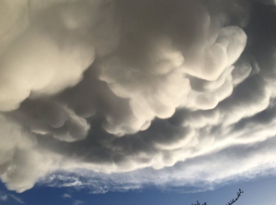 mammatus clouds york, york mammatus clouds, york mammatus clouds march 2016, york mammatus clouds march 27 2016 pictures, mammatus clouds york march 27 2016 photo, york mammatus march 2016 video, york mammatus clouds easter 2016 pictures and video
