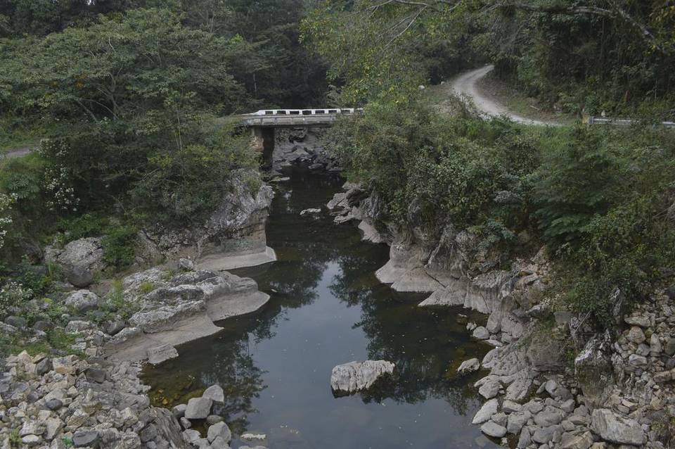 river disappears overnight mexico, Falla geológica afectaría la corriente del río Atoyac, giant crack dries up river mexico, giant crack dries up river in mexico, mexico river disappears overnight, river disappears overnight in veracruz mexico, river atoyac disappears overnight mexico