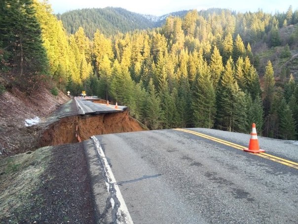 road collapse california, road collapse california march 2016, Remote Highway in Northern California Collapses, State Route 3 in Trinity County california collapses, road collapse california march 2016