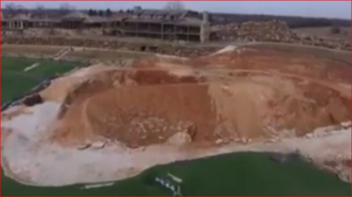 sinkhole top of the rock golf course missouri, giant sinkhole missouri golf course march 2016, missouri golf course sinkhole march 2016, top of the rock sinkhole missouri video, video giant sinkhole golf course missouri march 2016