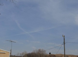 cross in the sky castana Iowa, cross castana Iowa, cross castana Iowa april 2016, cross appears in the sky of castana iowa, iowa cross in the sky