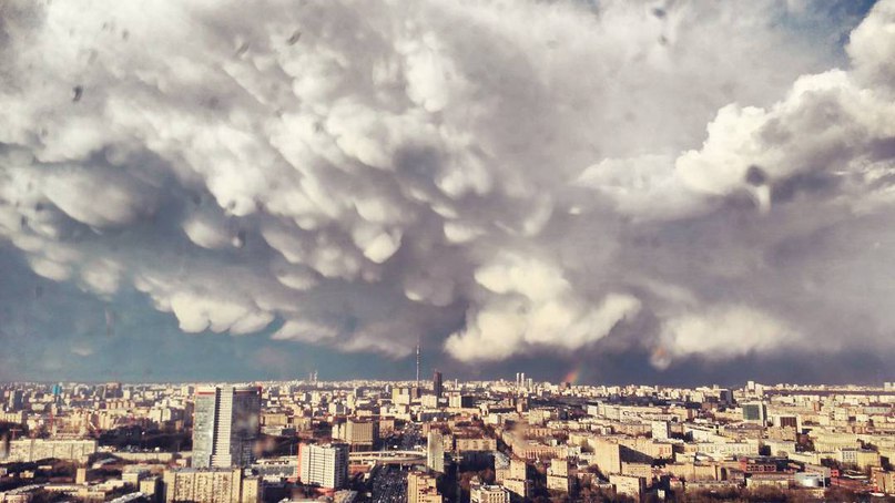 mammatus clouds moscow, mammatus moscow, mammatus clouds moscow april 20 2016, mammatus clouds moscow pictures, mammatus cloud invasion moscow april 20 2016, mammatus invasion moscow