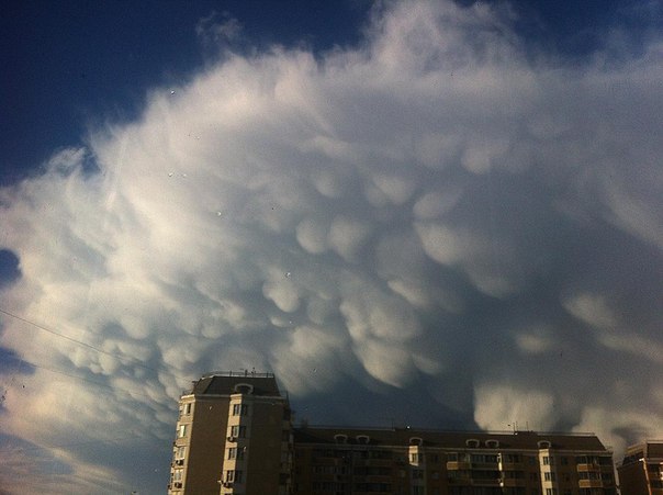 mammatus clouds moscow, mammatus moscow, mammatus clouds moscow april 20 2016, mammatus clouds moscow pictures, mammatus cloud invasion moscow april 20 2016, mammatus invasion moscow