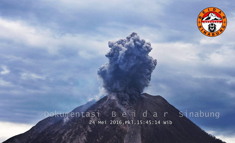 sinabung volcano eruption may 2016, sinabung volcano eruption may 2016 video, sinabung volcano eruption may 2016 photo, volcanic unrest 2016