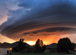 supercell mothership oklahoma may 13 2016, supercell oklahoma sunset, insane mothership supercell sunset oklahoma, oklahoma supercell may 13 2016, freaky cloud oklahoma may 13 2016, supercell oklahoma, speceship supercell oklahoma, mothership supercell may 13 2016