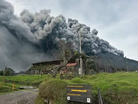 turrialba eruption, Volcanologists believe Turrialba is trending towards greater activity, turrialba eruption may 2016, turrialba eruption pictures, turrialba eruption video