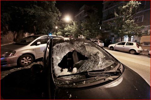 megacryometeor rome italy, megacryometeor crashes on car in rome italy, car destroyed by megacryometeor in rome italy, megacryometeor car rome, megacryometeor rome pictures