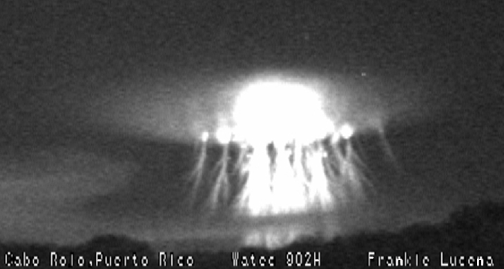 Huge jellyfish sprite in the skies over the Caribbean Sea, jellyfish sprite puerto rico, jellyfish sprite picture, rare jellyfish sprite, jellyfish sprite, jellyfish sprite photo, jellyfish sprite september 2016, 'A-bomb' sprite, jellyfish sprite, 'A-bomb' sprite picture,  jellyfish sprite,  jellyfish sprite september 2016,  jellyfish sprite puerto rico
