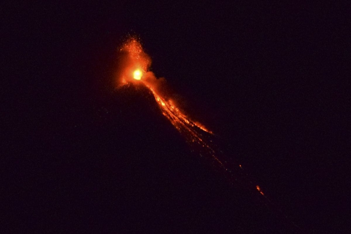 fuego volcano, fuego volcano eruption, fuego volcano eruption pictures, fuego volcano eruption sept 27, fuego volcano explosion video