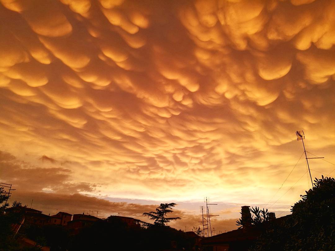 mammatus, mammatus rome, mammatus rome sunset, mammatus clouds rome sunset september 17 2016