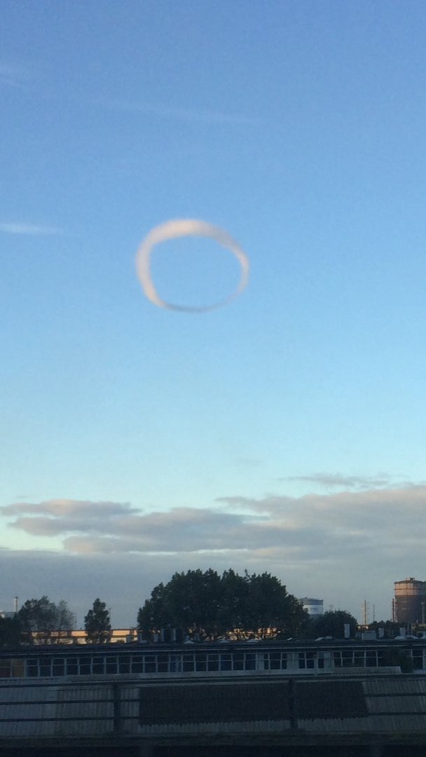 ring cloud, mysterious ring cloud baglan uk, donut shaped cloud baglan, mysterious ring cloud baglan uk september 2016, mysterious ring cloud baglan uk sept 20 2016