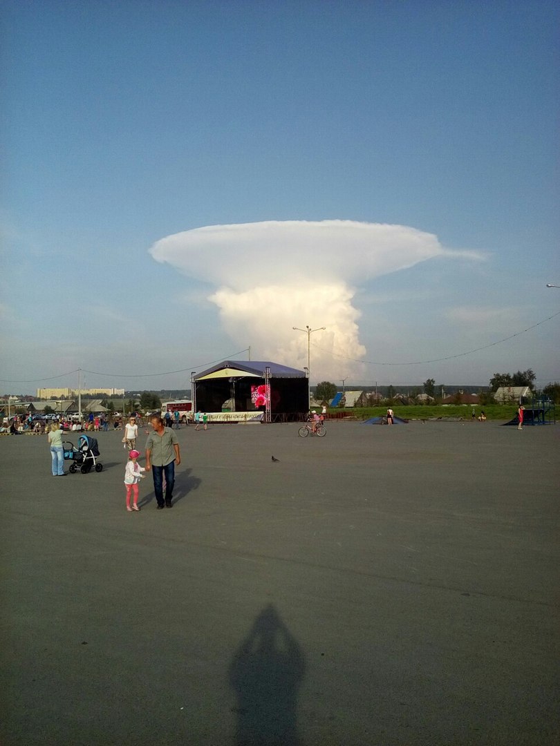 anvil, anvil cloud, nuclear bomb anvil cloud, clouds looking like nuclear bomb, mushroom cloud, mushroom cloud pictures