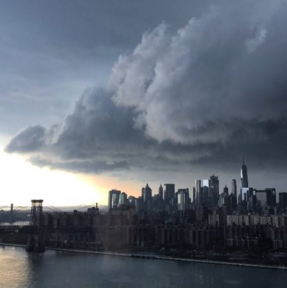 Spectacular shelf cloud engulfs New York's night sky in pictures and ...