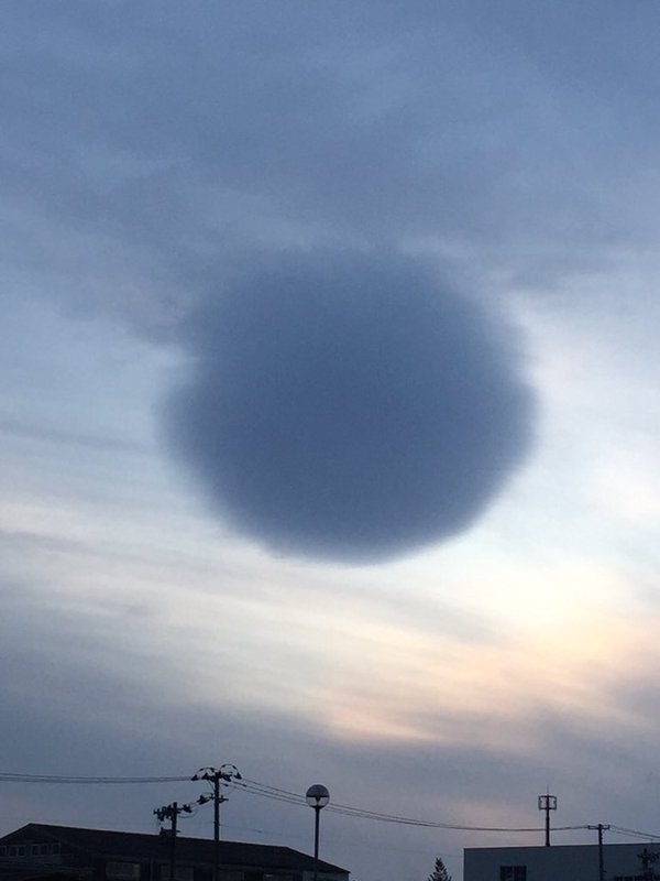 mysterious spherical cloud japan, round-shaped cloud japan, japan weird round cloud, round cloud japan december 2016, strange cloud japan december 2016