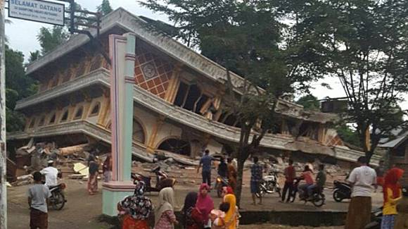 earthquake Aceh Indonesia december 2016, aceh earthquake, indonesia earthquake 2016, earthquake aceh indonesia pictures, earthquake aceh indonesia december 2016 video