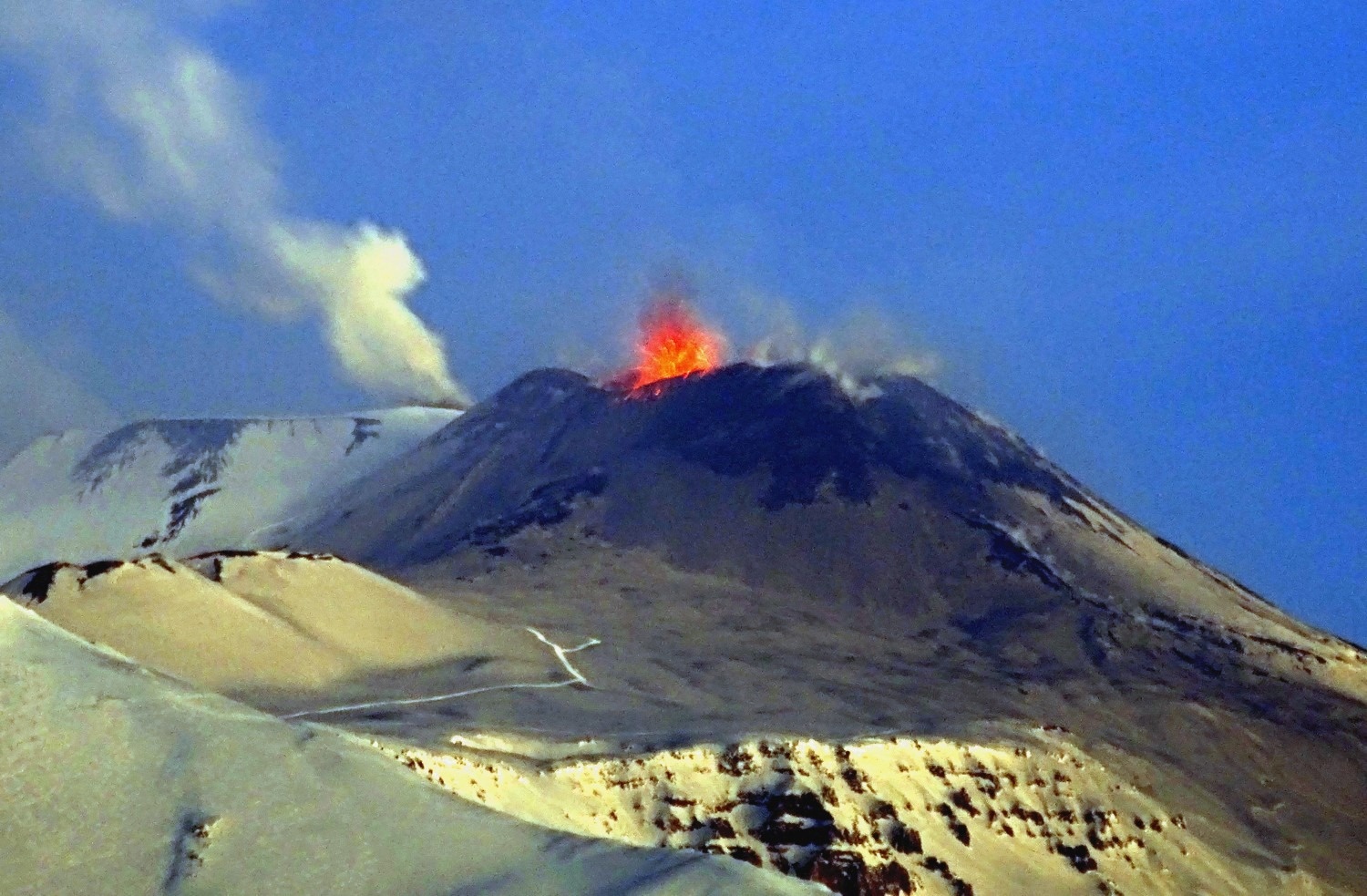 etna, etna eruption, etna volcano eruption january 2017