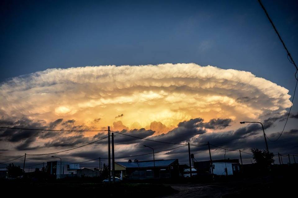 cumulonimbus, ufo invasion, strange clouds