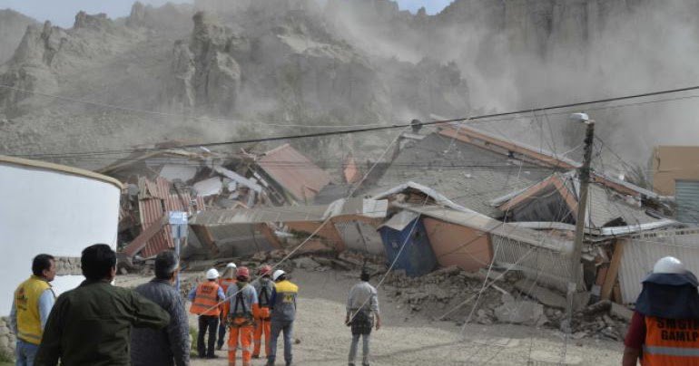 bolivia landslide, bolivia landslide pictures, bolivia landslide video, bolivia landslide february 2017 pictures and videos