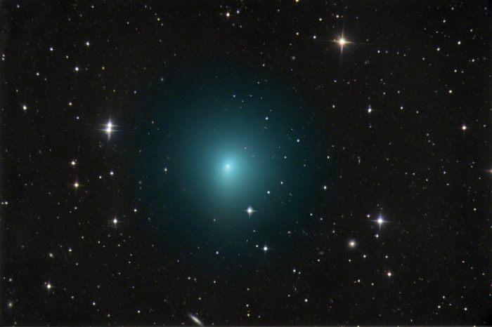 APRIL 1ST COMET FLYBY, comet april 1st, april comet, green comet april 1st, comet flyby on april 1st