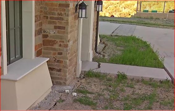 crack, evacuation because cracks california, Del Dios Homes in Newer Development Evacuated After Signs of Earth Moving