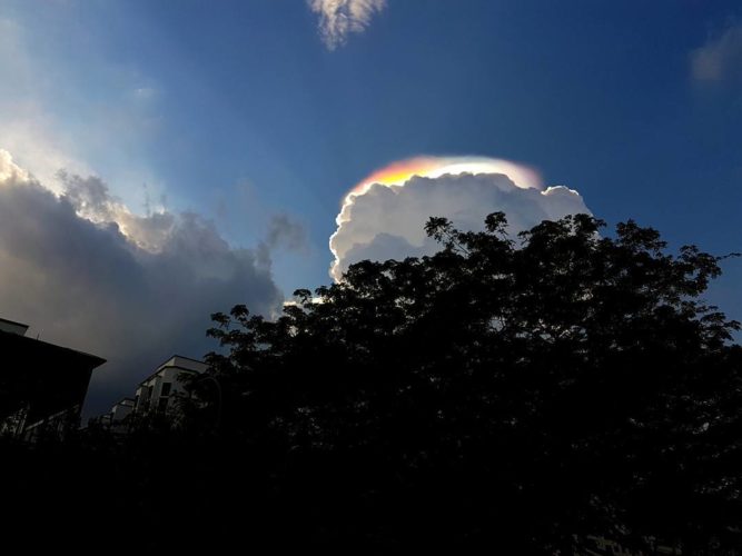 iridescent cloud singapore, iridescent cloud singapore video, iridescent cloud singapore pictures, iridescent cloud singapore april 17 2017 photo