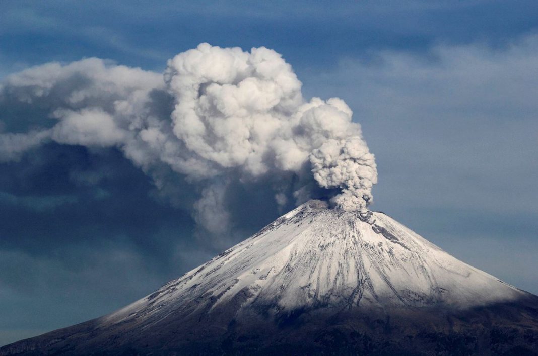 Popocatepetl volcano explodes three times in the last 24 hours in