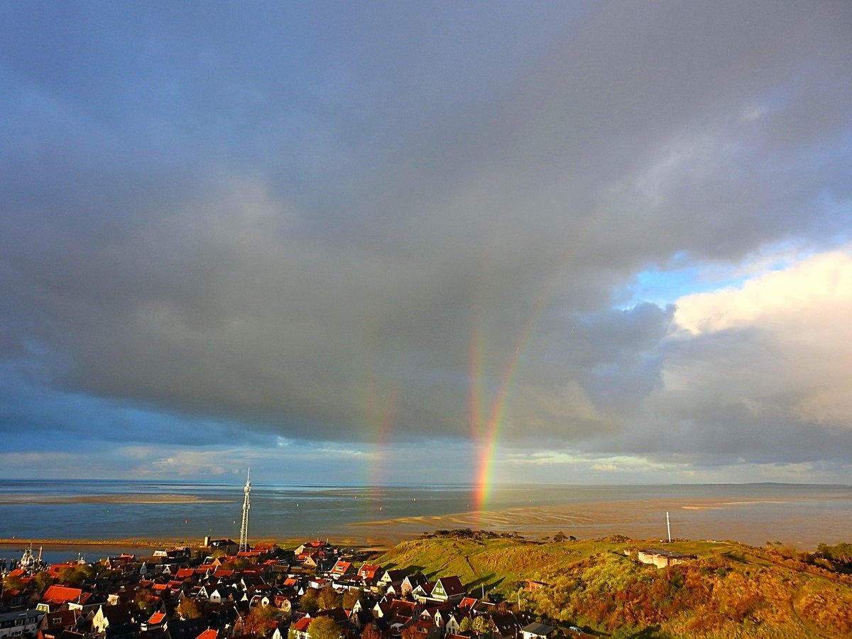 quadruple rainbow netherlands, Multiple rainbows appeared this morning, April 28 on the Isle of Terschelling, Multiple rainbows netherlands, Multiple rainbows netherlands april 28 2017 pictures