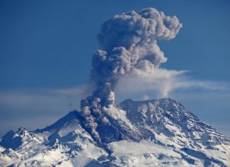 eruption shivelush volcano mai 2017
