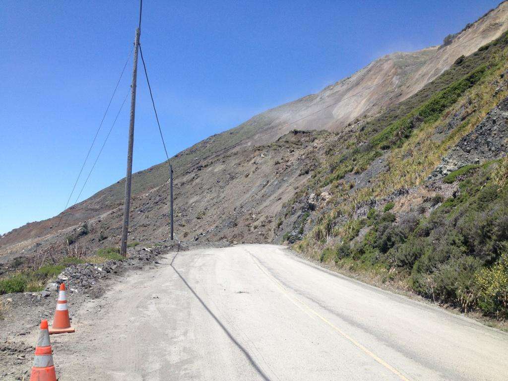 giant landslide highway 1 big sur california, big sur landslide, highway 1 landslide, huge landslide swallows up highway 1 big sur, highway 1 closed by landslide