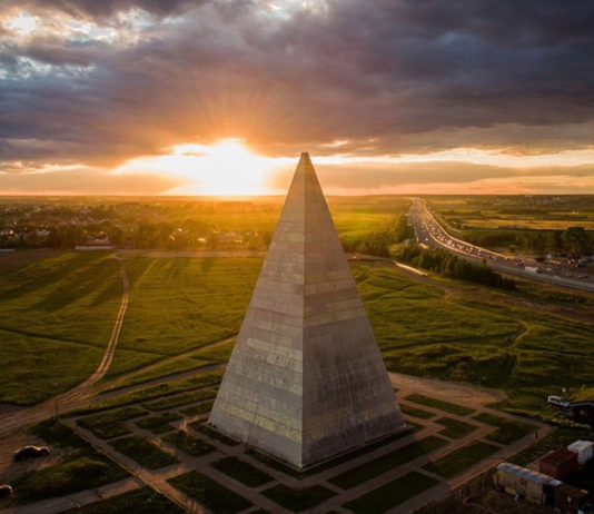 golod pyramid moscow destroyed, golod pyramid moscow destroyed video, destruction golod pramid, golod pyramid moscow storm video, The Golods' pyramid near Moscow was destroyed during the apocalyptical storm that engulf Moscow and the region on May 29 2017. Watch the video of the collapse