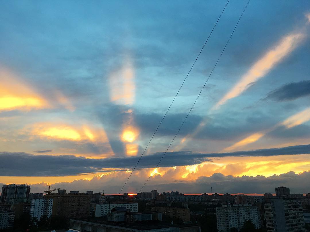 Crepuscular rays at sunset in Moscow's sky on Ascension Day, Crepuscular rays at sunset in Moscow's sky on Ascension Day pictures, Crepuscular rays at sunset in Moscow's sky on Ascension Day video, Crepuscular rays at sunset in Moscow's sky on Ascension Day may 25 2017
