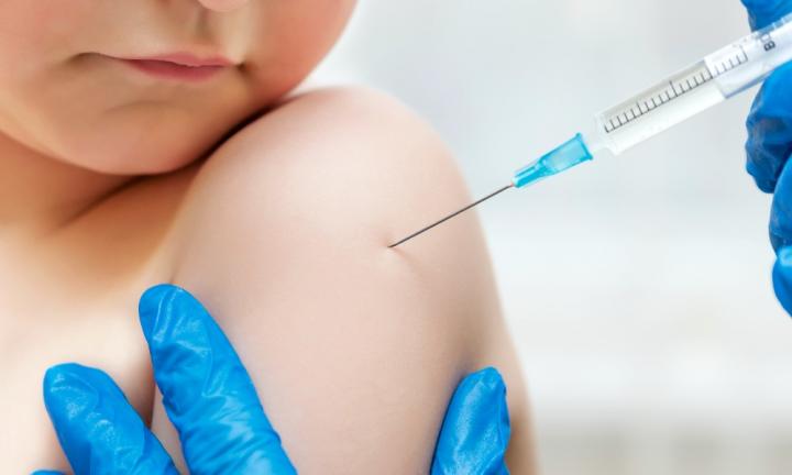 Italy makes vaccination mandatory for children, vaccination law italy, new vaccination law italy, children need to be vacinated in Italy